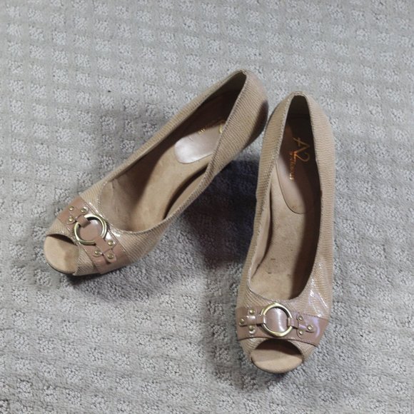 A2 Aerosoles Size 10 Tan Peep Toe Heels - Picture 1 of 5